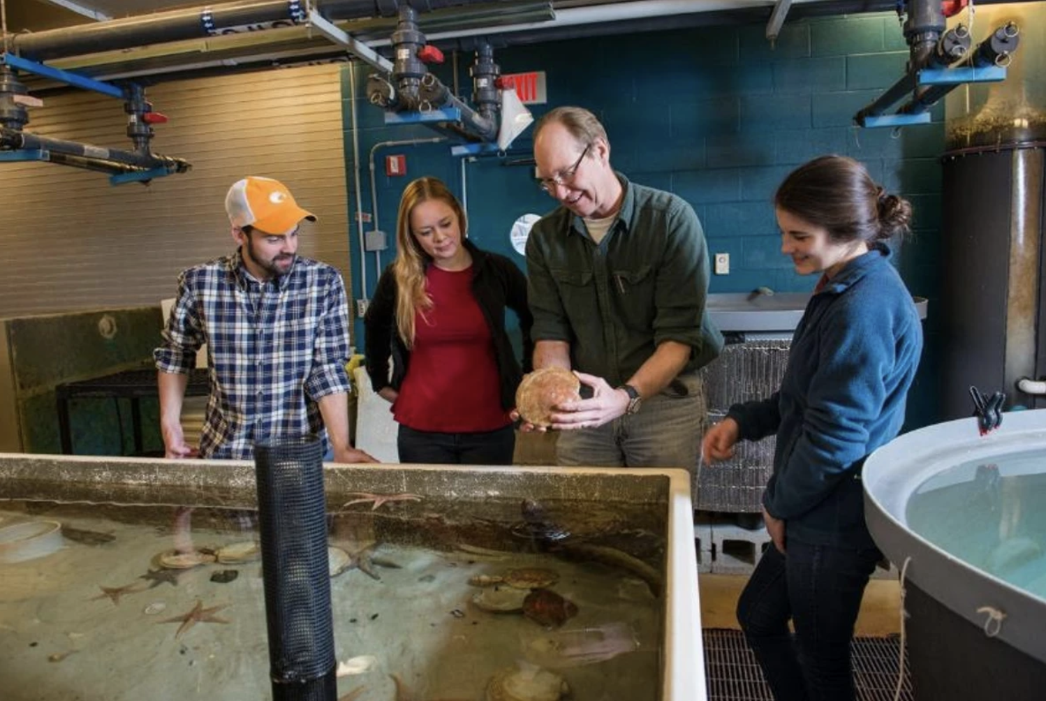 UMass Dartmouth Science and Marine Science Technology Dean  Kevin Stokesbury Teaching students about Scallops