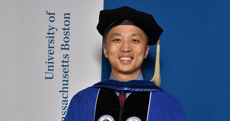 Xiaochuan Tong, PhD, ’21 at commencement
