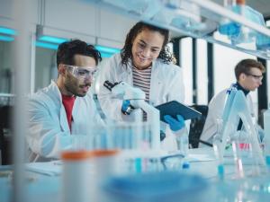 Two life sciences students in the lab.